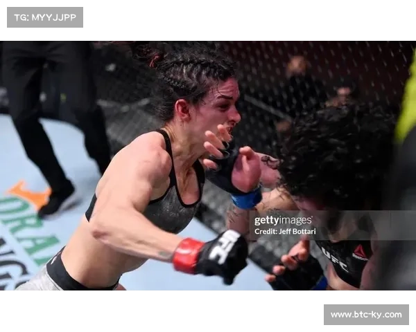 邓恩柔术压制力对决詹迪罗巴站立进化,冠军战成技术风格碰撞 邓恩柔术压制力对决詹迪罗巴站立进化,冠军战成技术风格碰撞